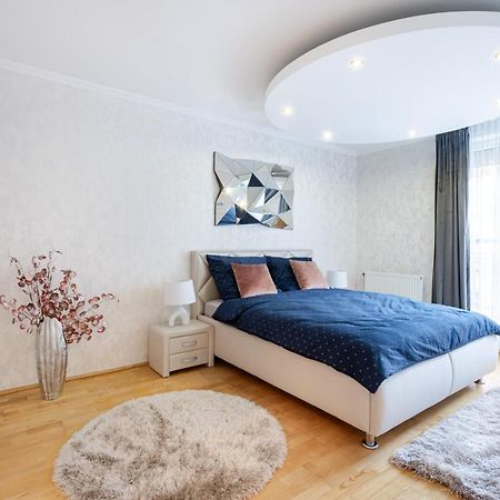 Beautiful Three Bedrooms Apartment With Free Parking Close To The Danube Coast Budapest Exterior photo