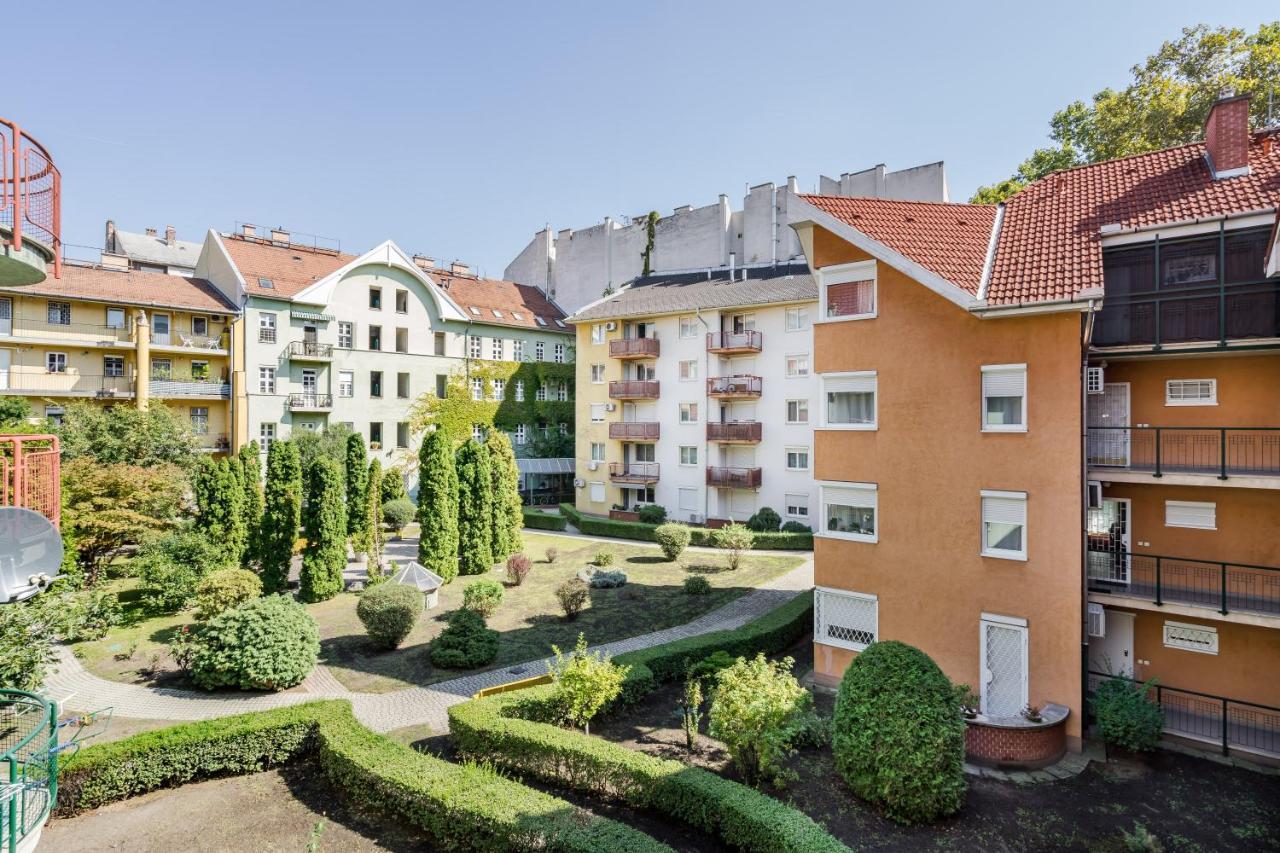 Beautiful Three Bedrooms Apartment With Free Parking Close To The Danube Coast Budapest Exterior photo