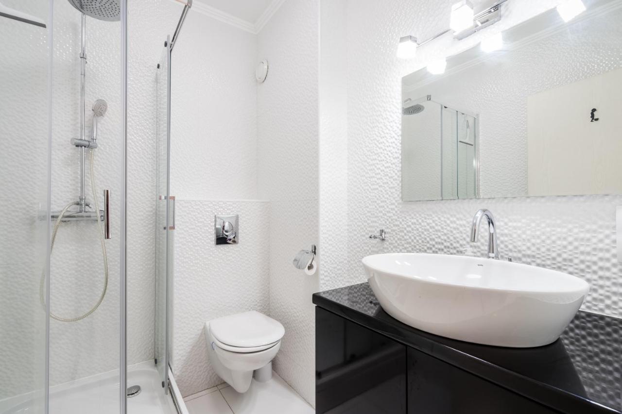 Beautiful Three Bedrooms Apartment With Free Parking Close To The Danube Coast Budapest Exterior photo